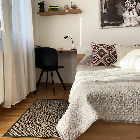 52 - Besplatan Privatni Parking * Novi Sad